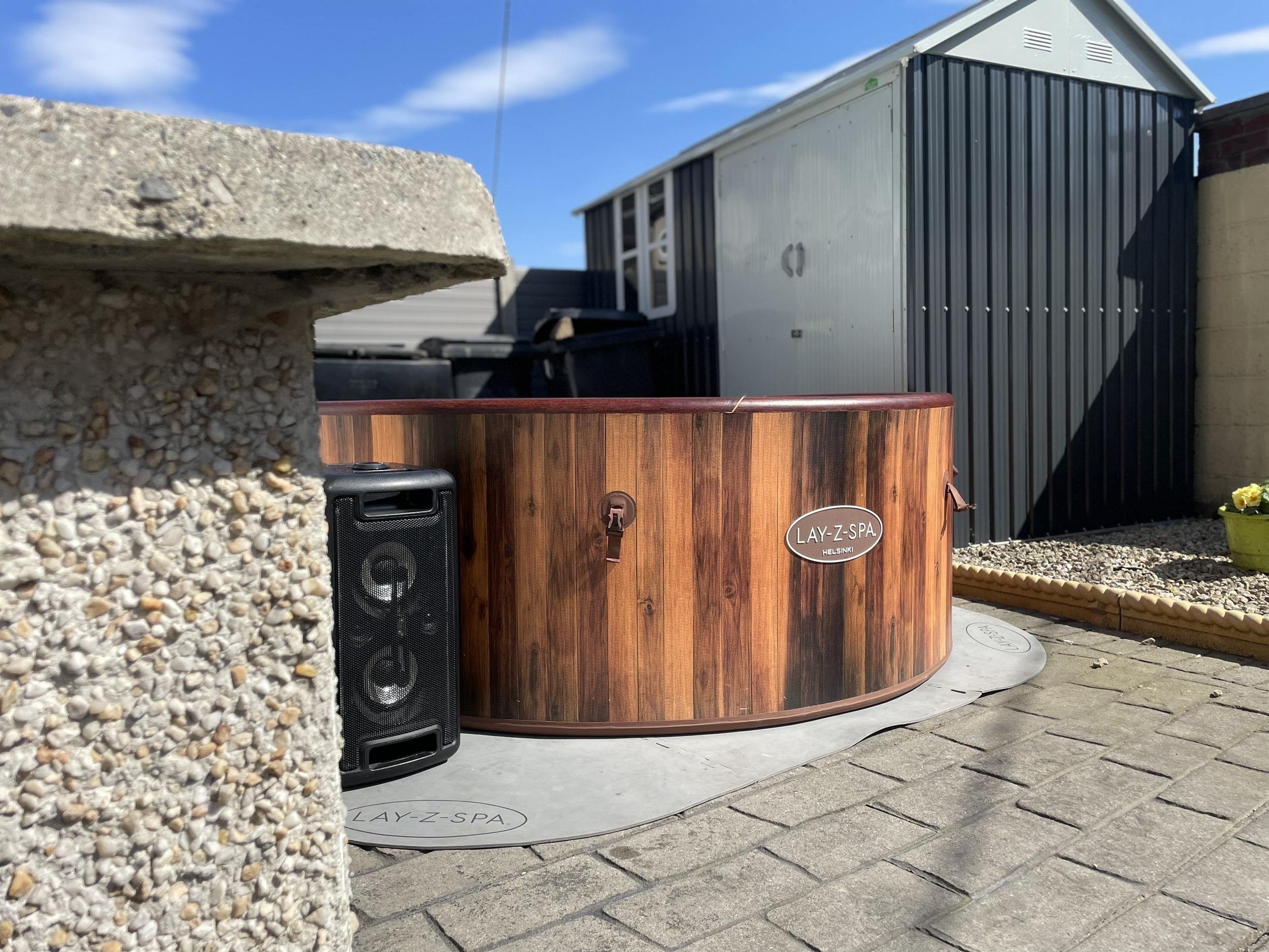 Compact 4-person hot tub